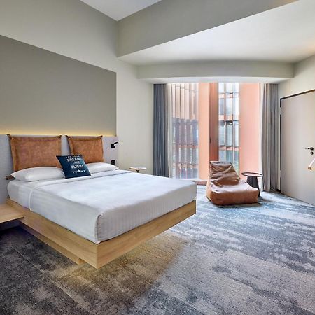Moxy Luxembourg Airport Hotel Niederanven Exterior foto